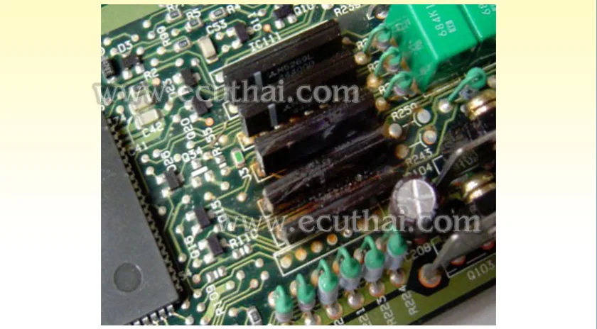 กล่อง ECU มิตซูบิชิ แลนเซอร์ ระหว่างการซ่อม